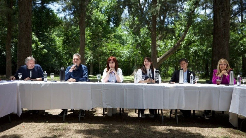 Cónclave en Moreno: Cristina criticó el desdoblamiento electoral de los gobernadores