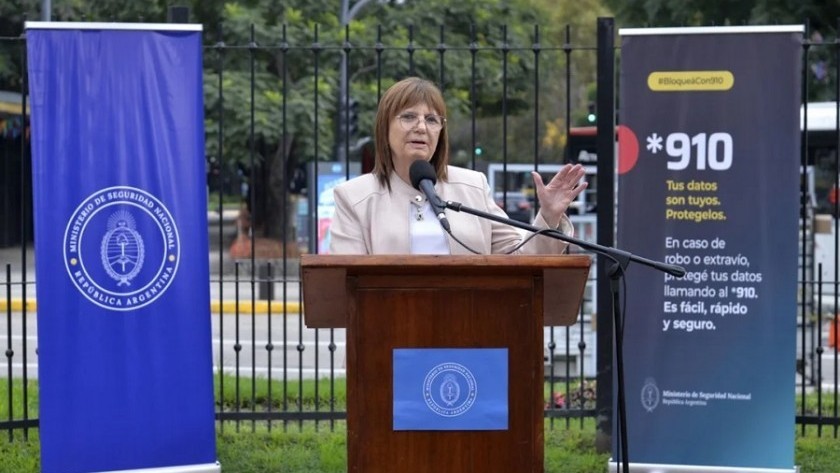 Patricia Bullrich presentó la Línea *910 para bloquear celulares robados en todo el país