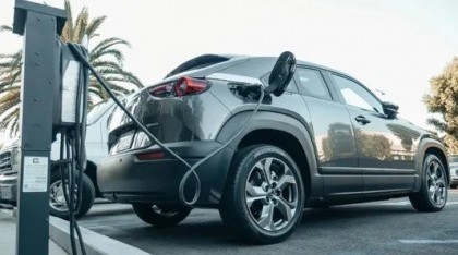 Nación abre la importación sin arancel de 50 mil autos eléctricos e híbridos para 2026