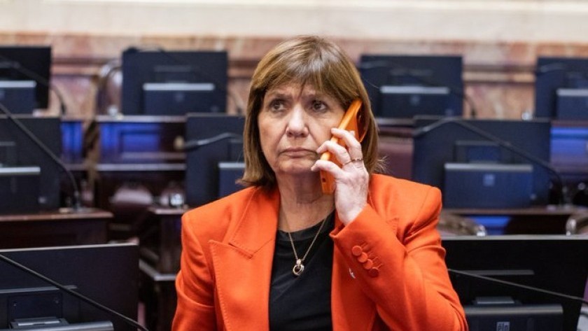 Bullrich ofreció renuncia y complicó la aprobación de pliegos en el Senado