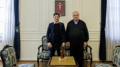 Kicillof se reunió con el presidente de la Conferencia Episcopal Argentina por la visita del Papa