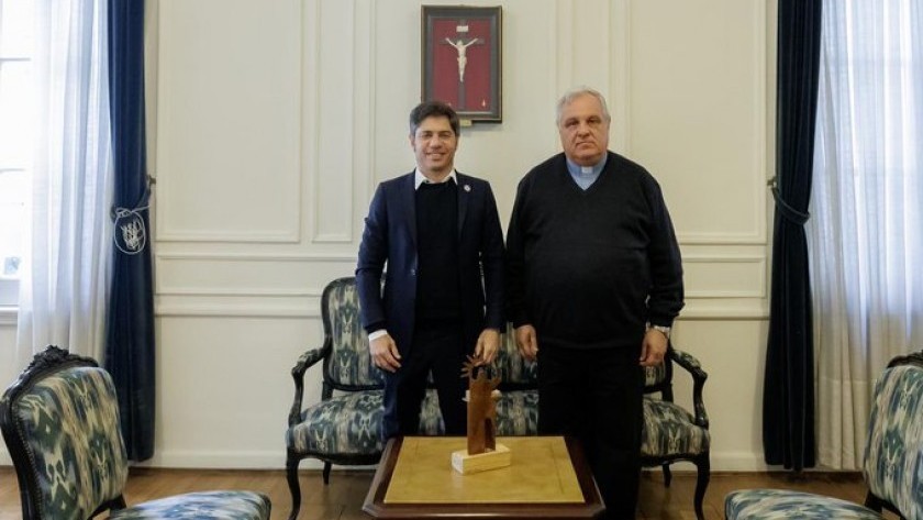Kicillof se reunió con el presidente de la Conferencia Episcopal Argentina por la visita del Papa
